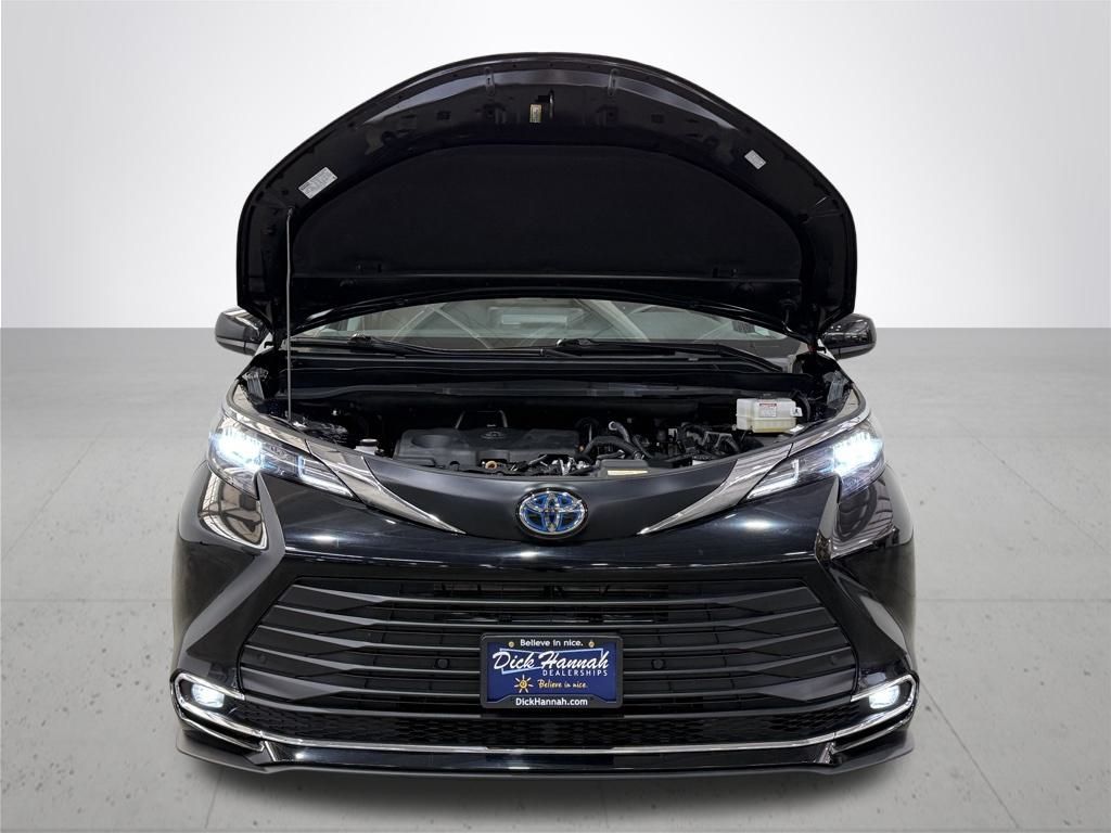 2024 Toyota Sienna XLE