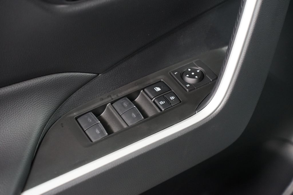 Thumbnail: 2025 Toyota RAV4 - 31