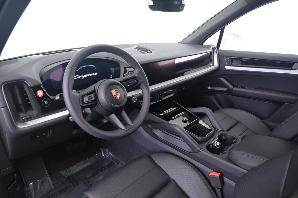 Thumbnail: 2025 Porsche Cayenne - 4