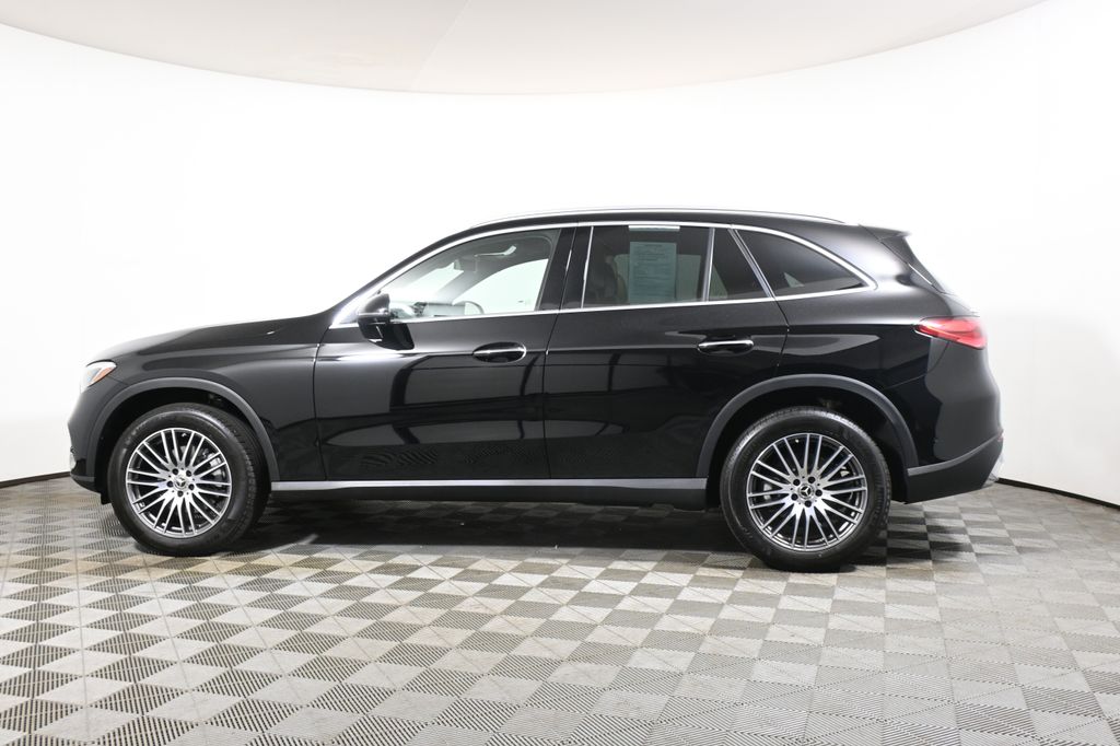Thumbnail: 2024 Mercedes-Benz GLC - 2