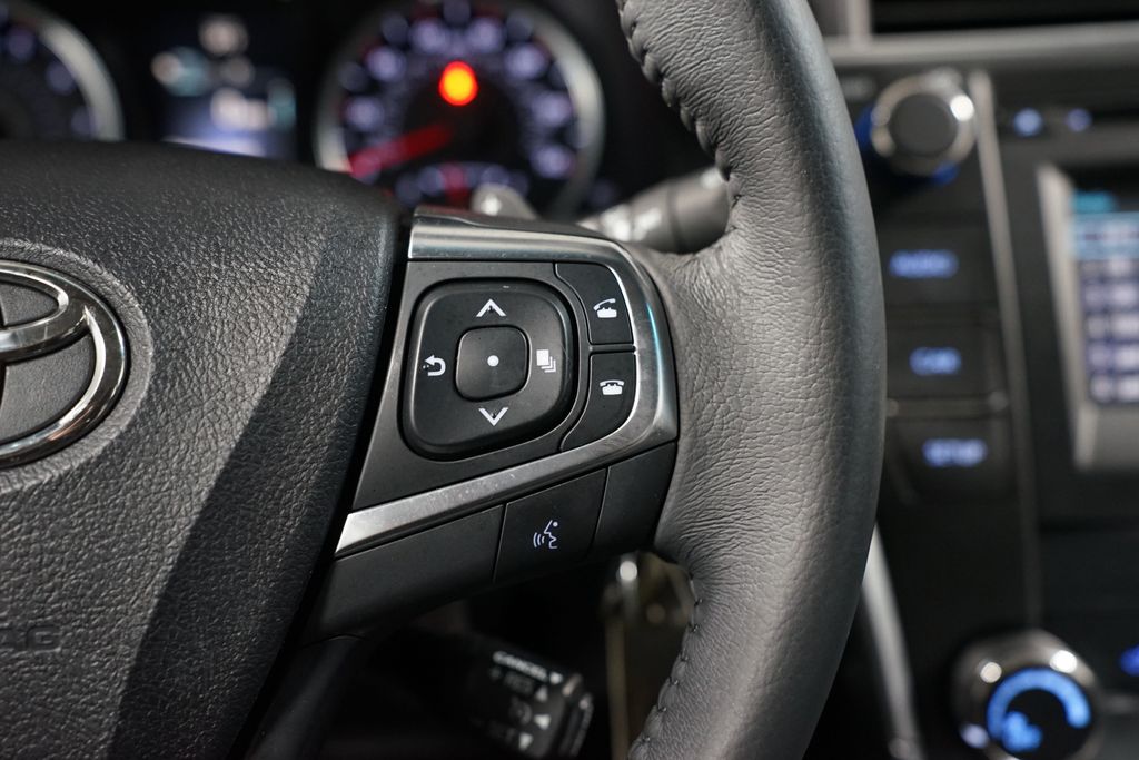 Thumbnail: 2017 Toyota Camry - 13