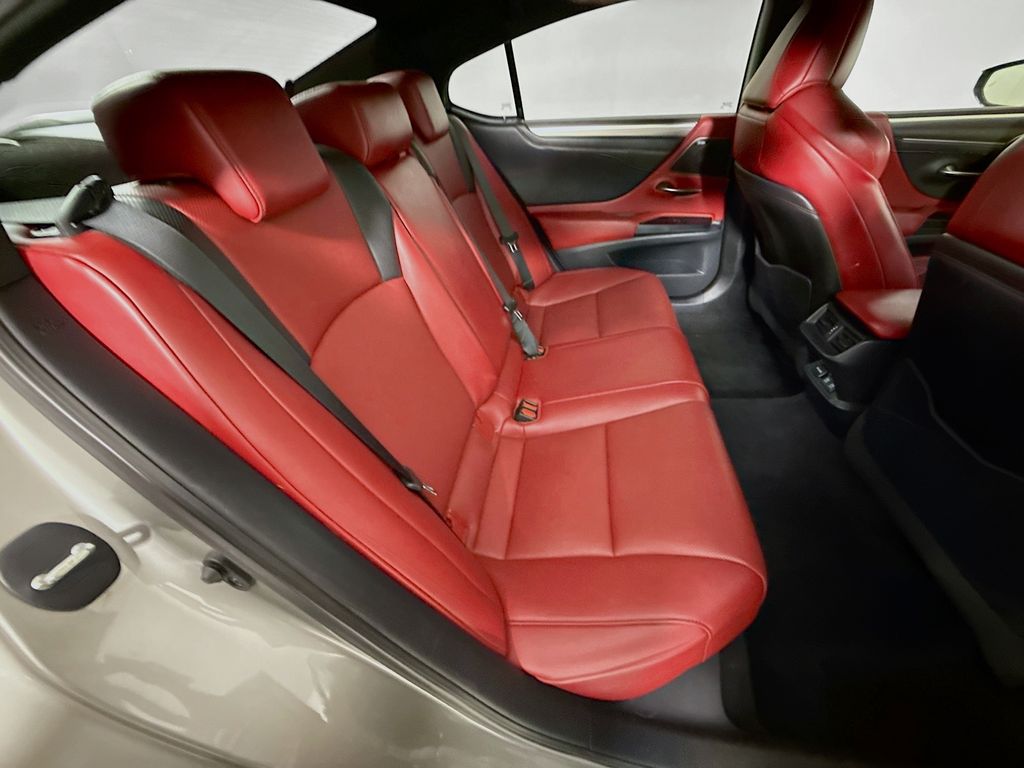 Thumbnail: 2021 Lexus ES - 29