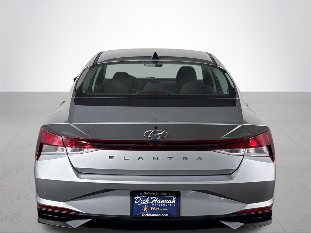 2021 Hyundai Elantra SE