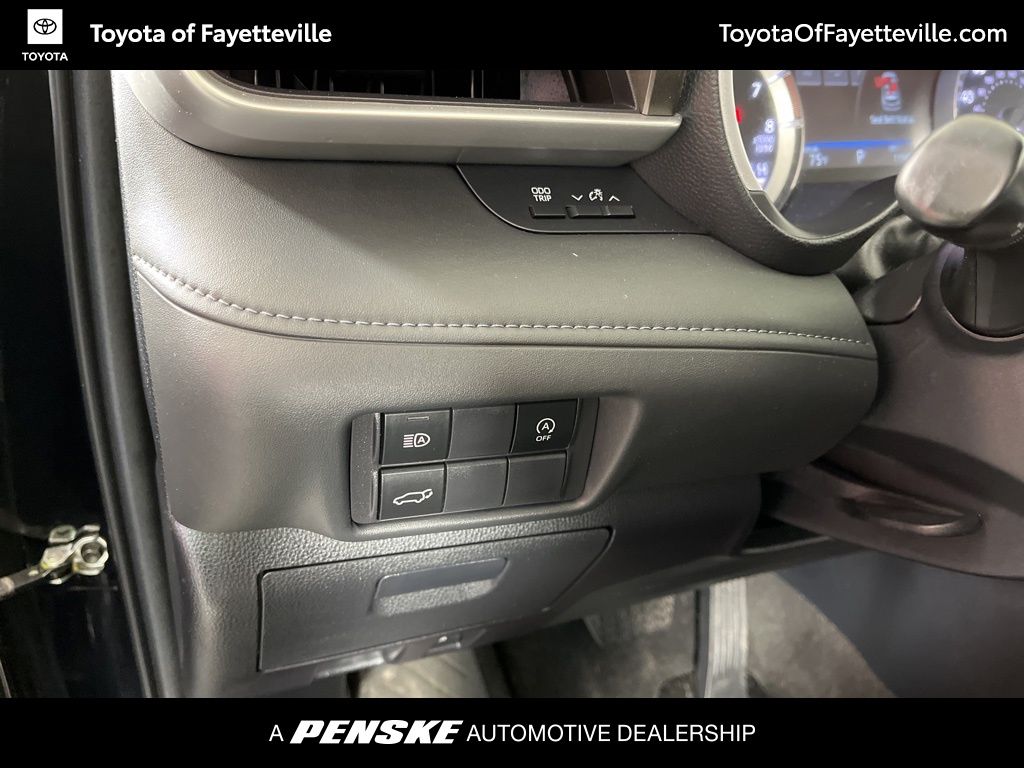 Thumbnail: 2023 Toyota Highlander - 30