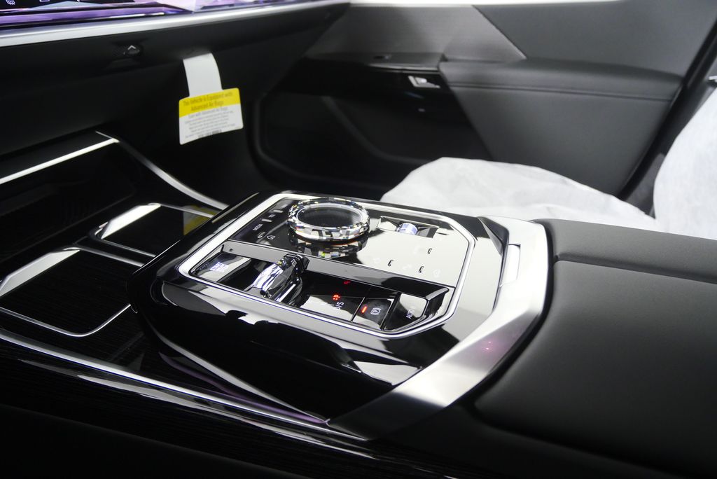 Thumbnail: 2026 BMW 7 Series - 20