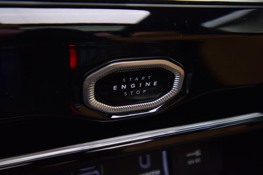 new 2026 Jeep Grand Cherokee car, priced at $61,089