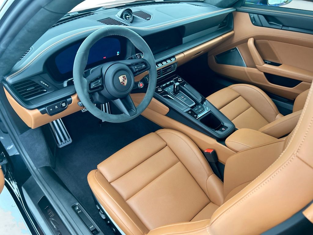 Thumbnail: 2026 Porsche 911 - 4