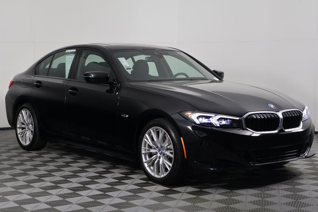 Thumbnail: 2023 BMW 3 Series - 3