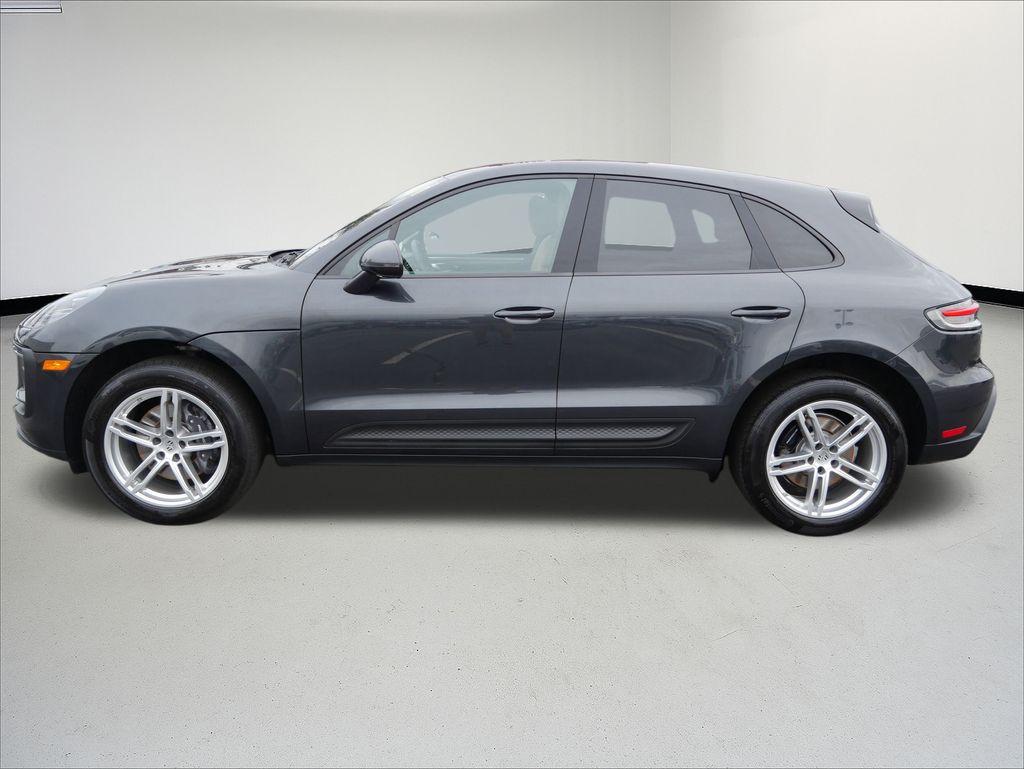 Thumbnail: 2023 Porsche Macan - 2