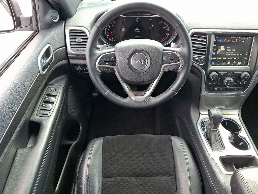 2017 Jeep Grand Cherokee — photo 12