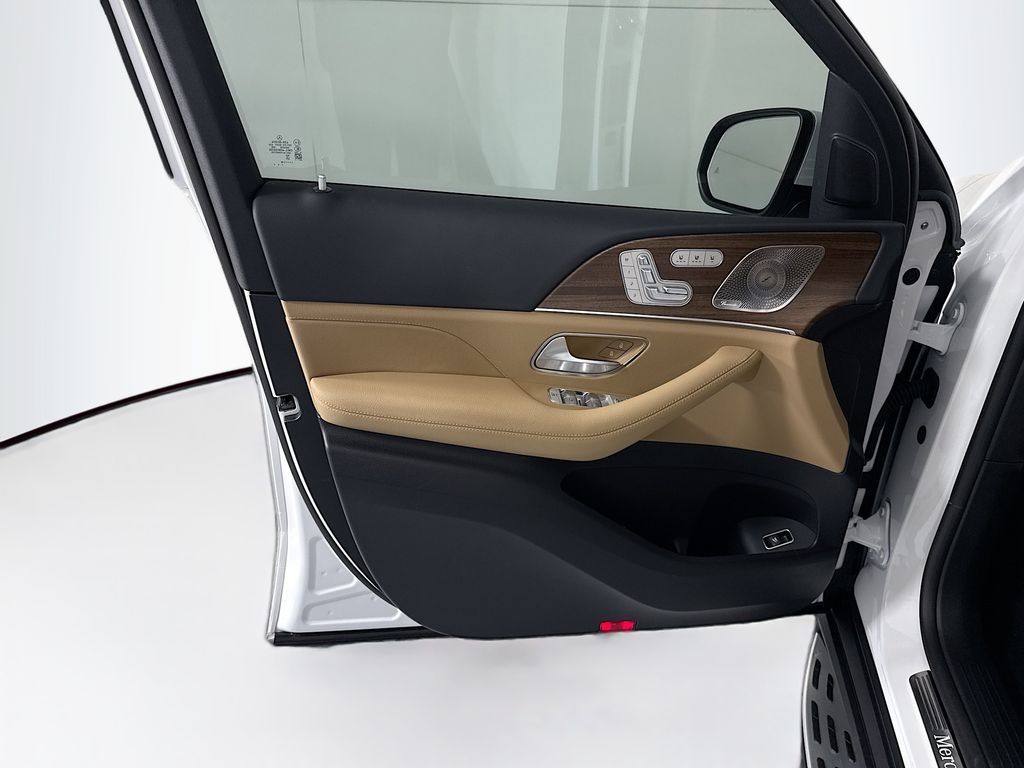 Thumbnail: 2026 Mercedes-Benz GLS - 25