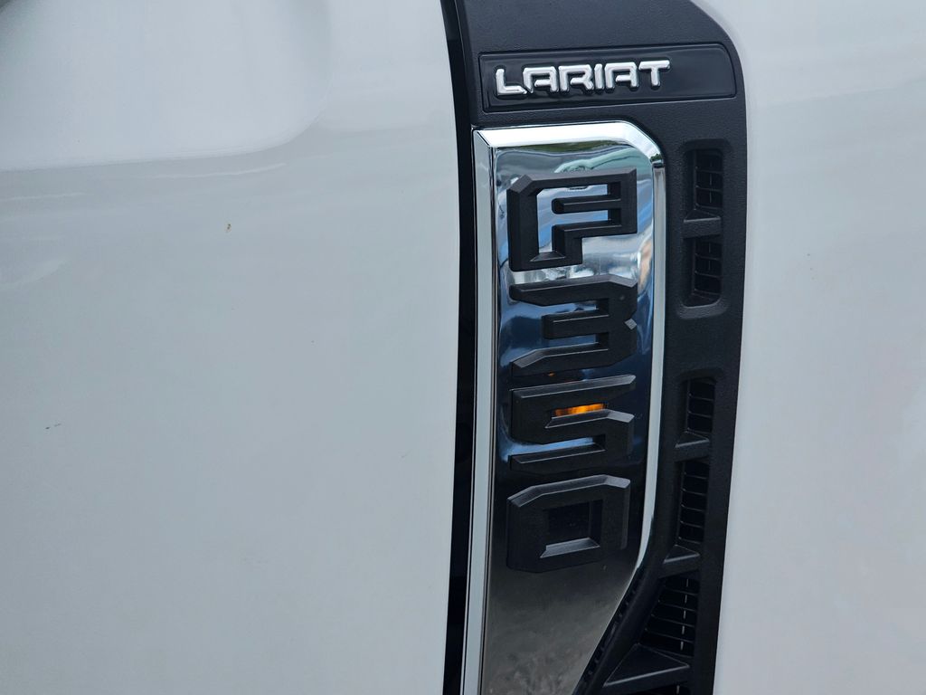 New 2025 White Ford Lariat image 14