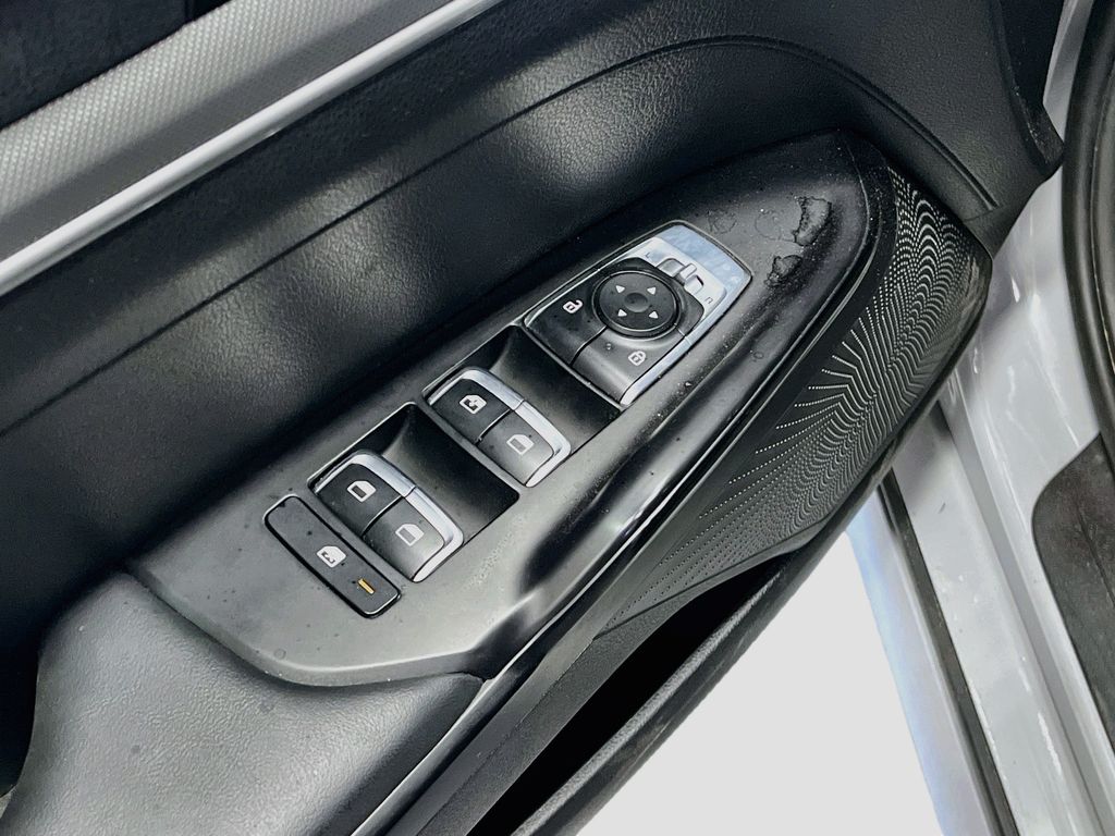 Used 2024 Wolf Gray Kia GT-Line image 18