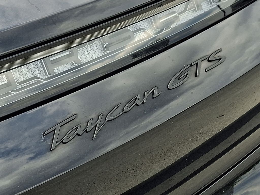 Thumbnail: 2024 Porsche Taycan - 29