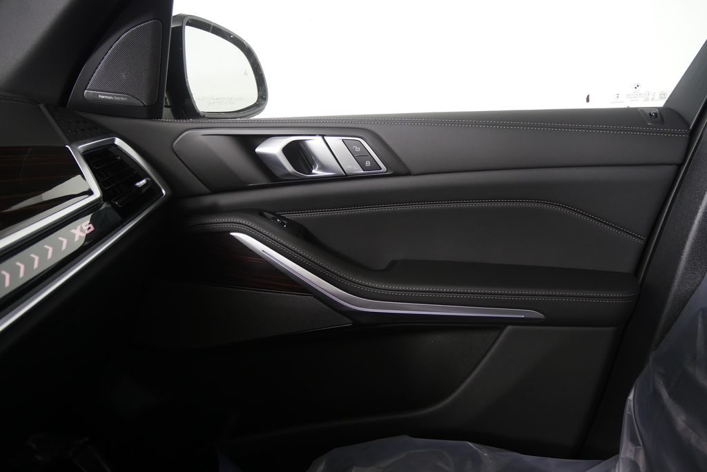 Thumbnail: 2026 BMW X5 - 24