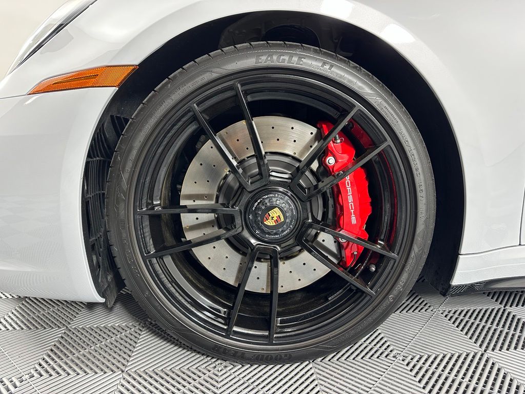 Thumbnail: 2024 Porsche 911 - 18