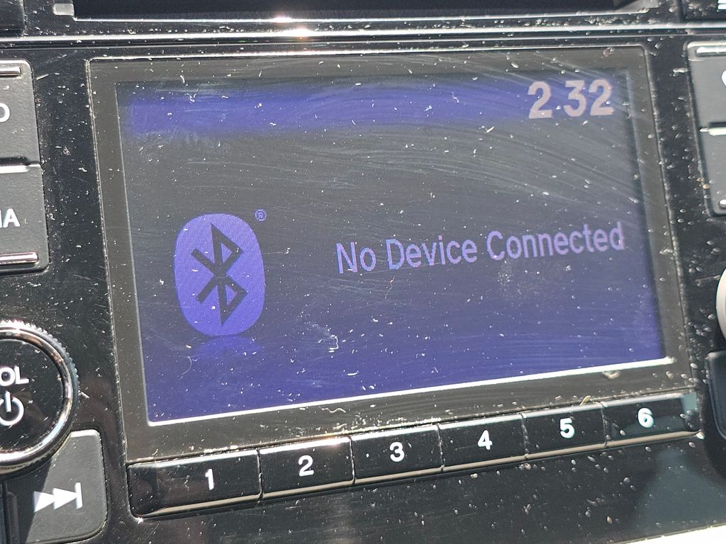 Used 2022 Silver Honda LX image 3