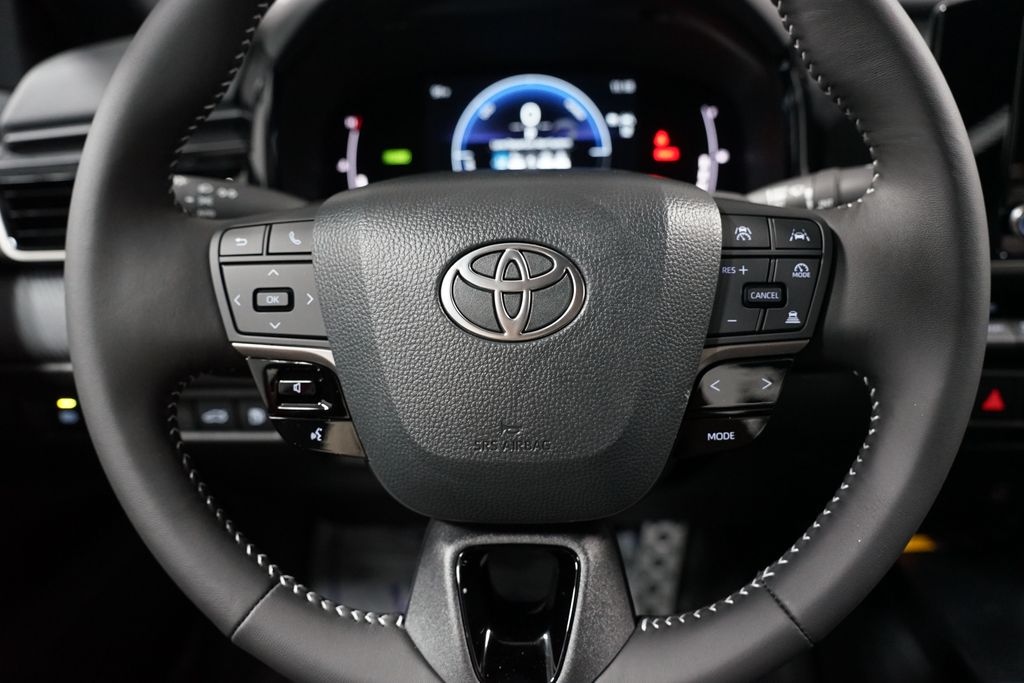 Thumbnail: 2025 Toyota Camry - 12