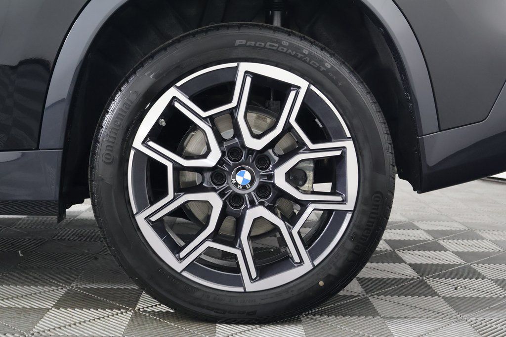 Thumbnail: 2026 BMW X1 - 10