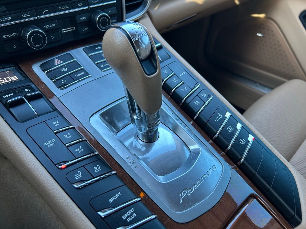 Thumbnail: 2012 Porsche Panamera - 25