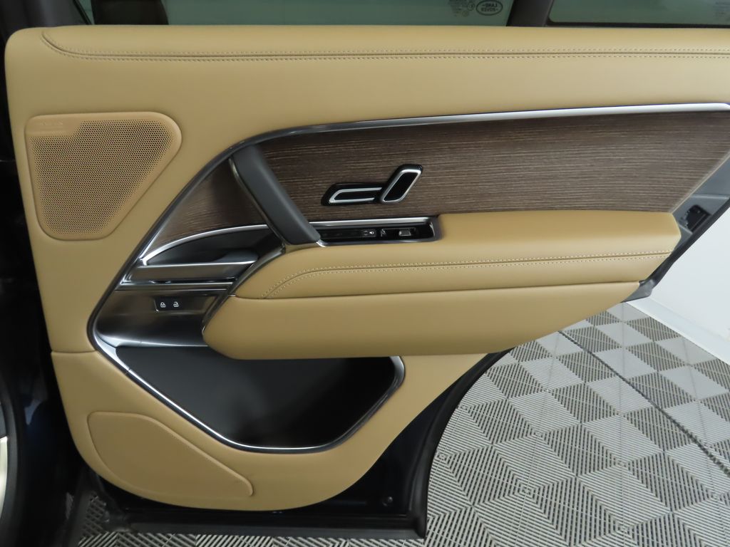 Thumbnail: 2025 Land Rover Range Rover - 29