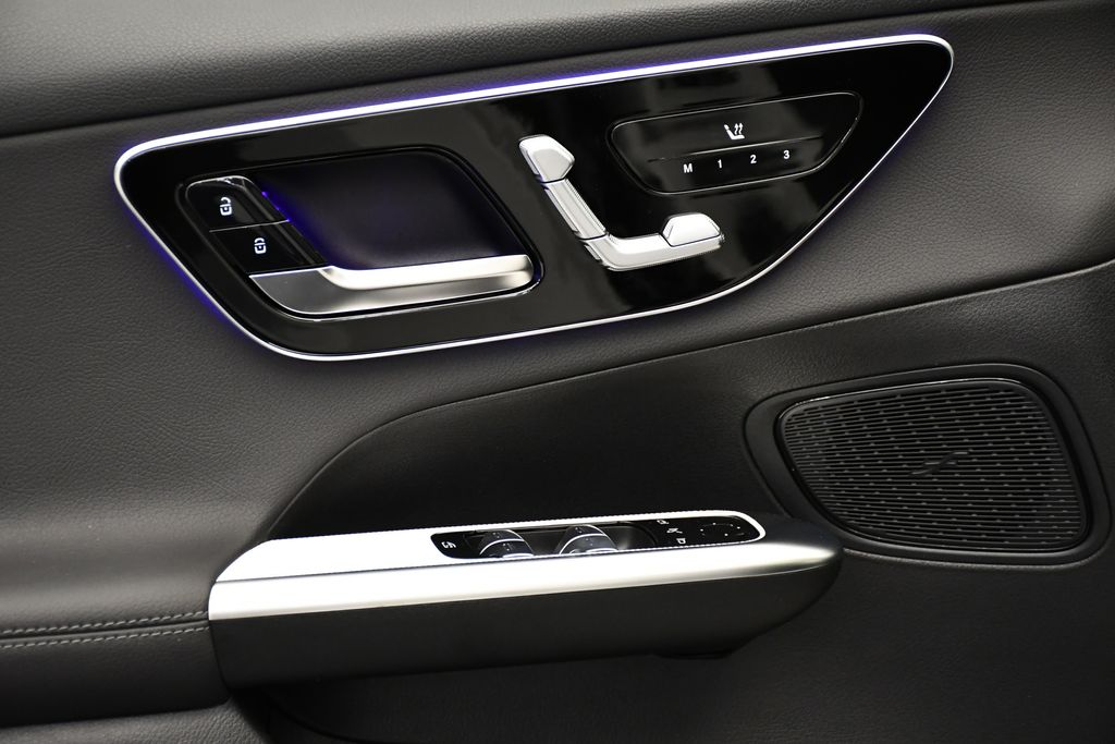 Thumbnail: 2026 Mercedes-Benz GLC - 32