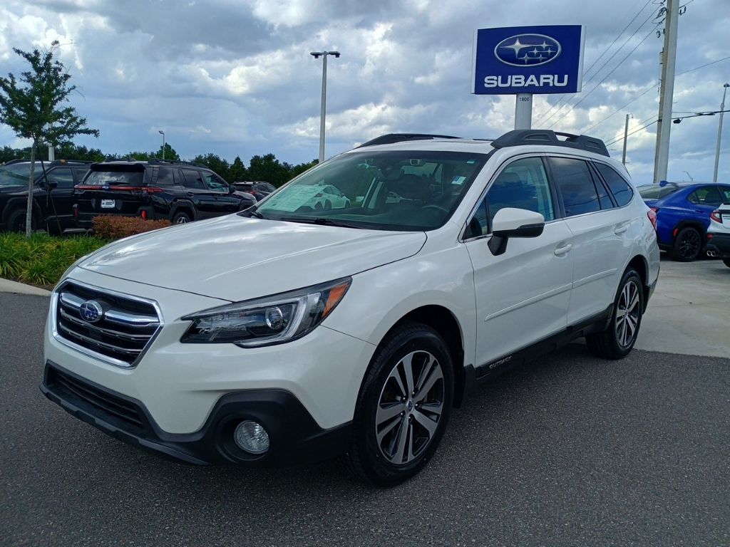 Crystal White Pearl 2019 Subaru Outback 2.5i Limited AWD Wagon All-Wheel Drive Continuously Variable Transmission