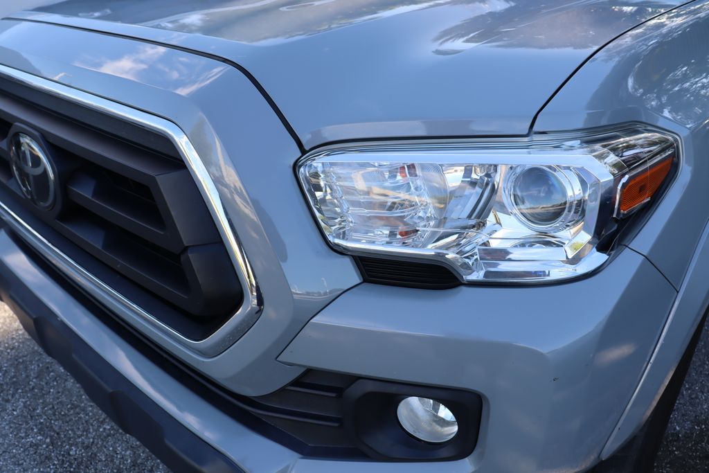 Thumbnail: 2021 Toyota Tacoma - 3