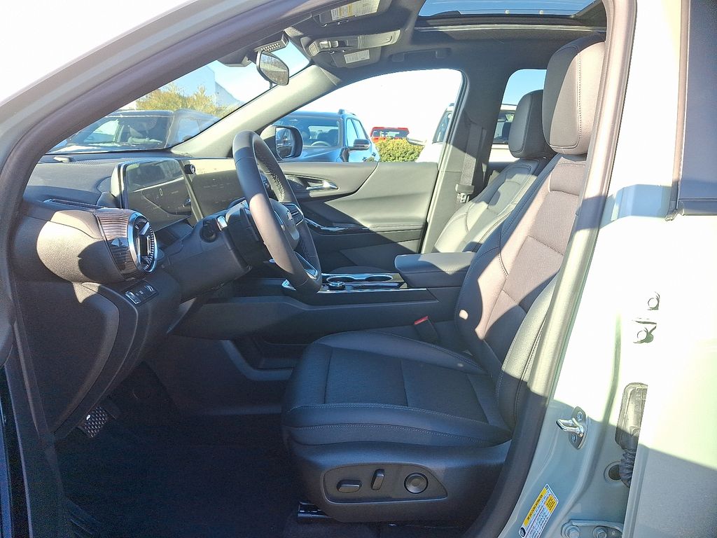 Thumbnail: 2026 Chevrolet Equinox - 6