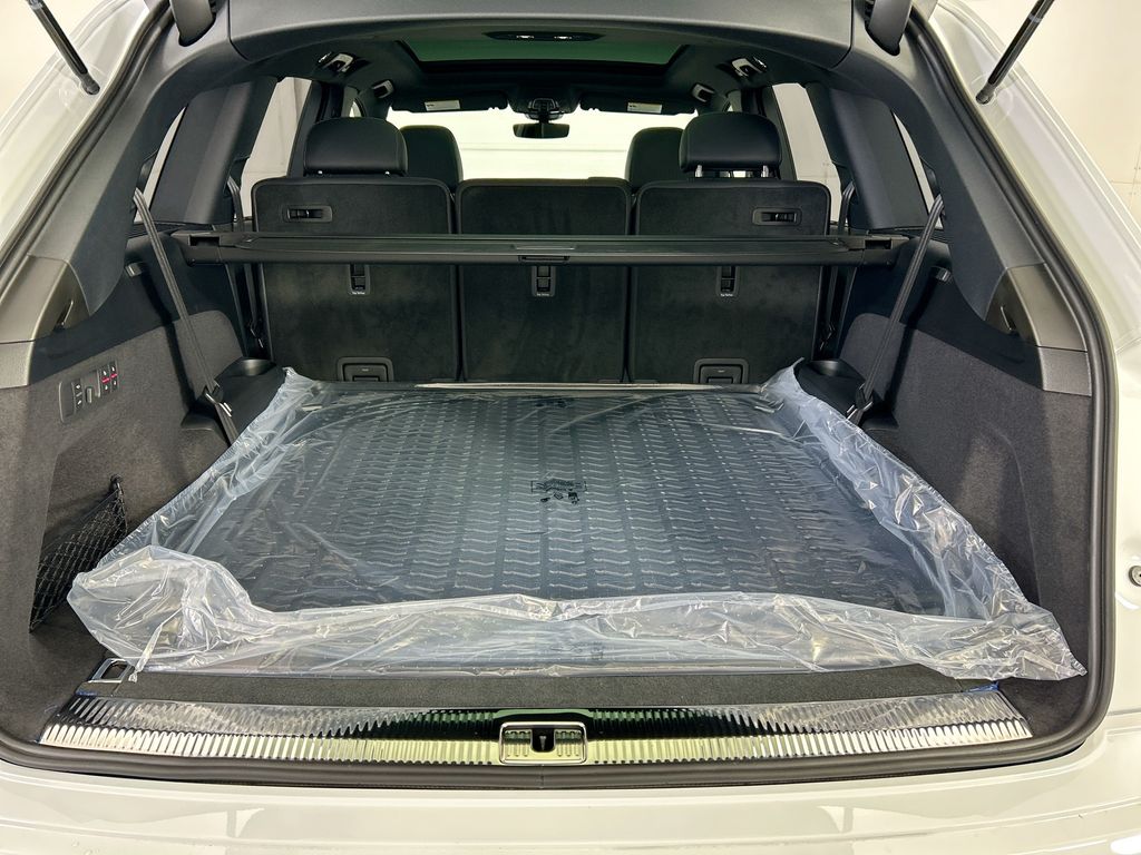 Thumbnail: 2026 Audi Q7 - 28