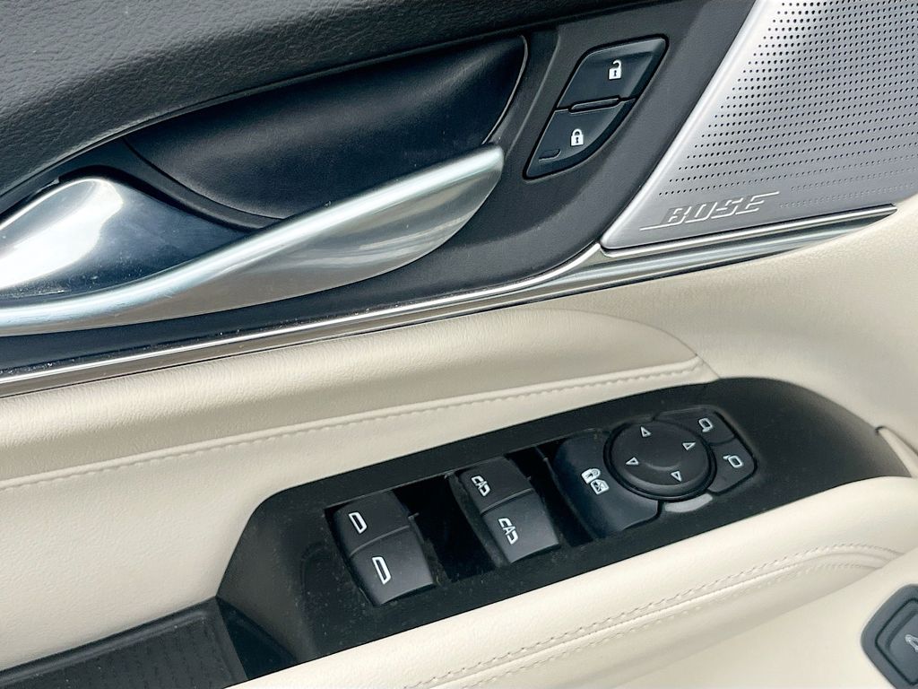 Used 2025 Silver Cadillac Luxury image 18