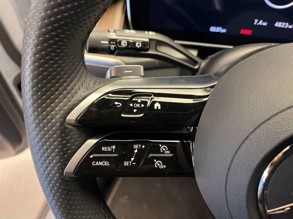 Thumbnail: 2025 Mercedes-Benz GLC - 15