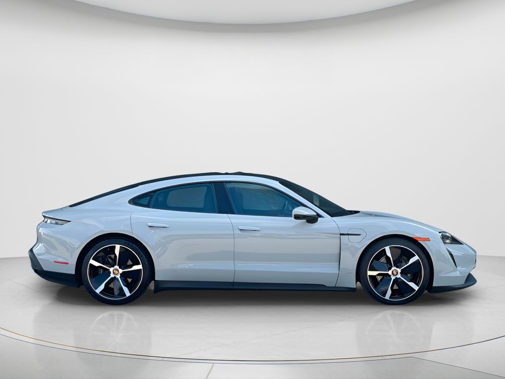 Certified Used 2022  Porsche  image 4
