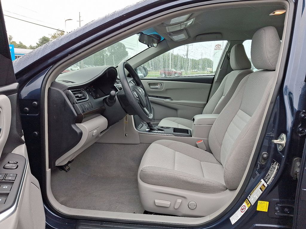 Thumbnail: 2015 Toyota Camry - 13