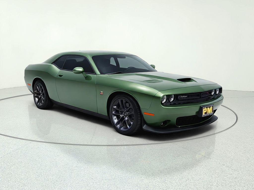 F8 Green 2022 Dodge Challenger R/T Scat Pack RWD Coupe Rear-Wheel Drive 6-Speed Manual
