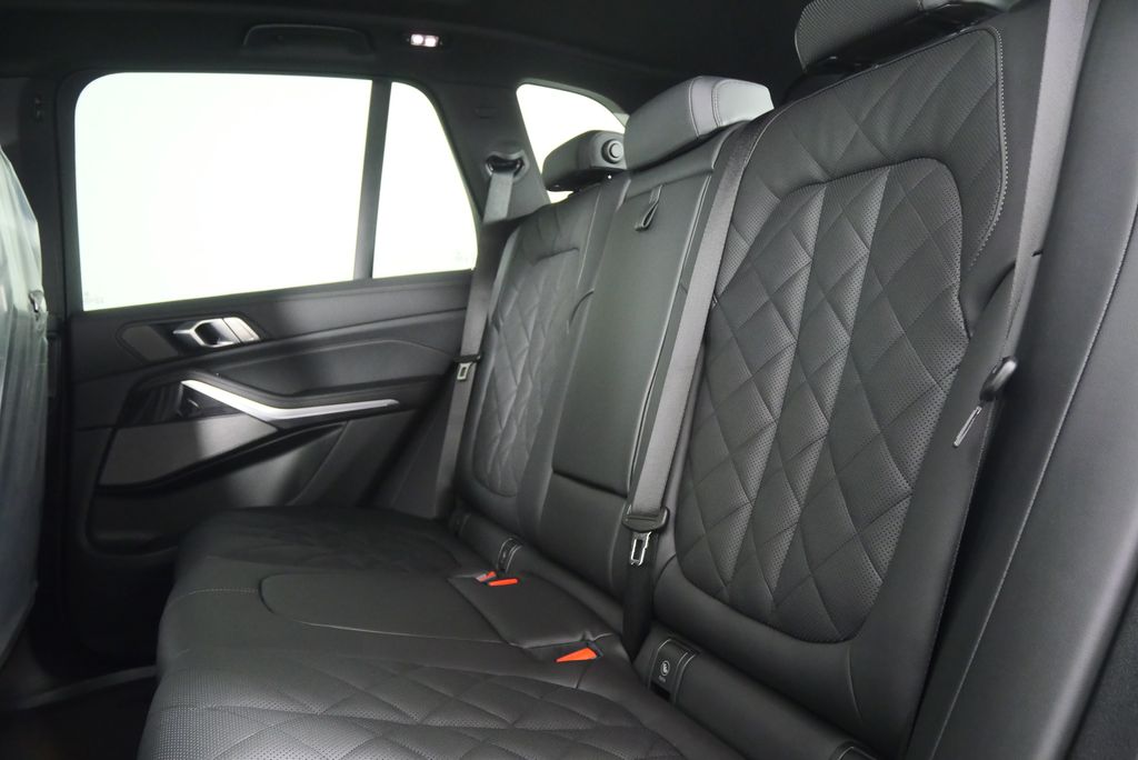 Thumbnail: 2026 BMW X5 - 15