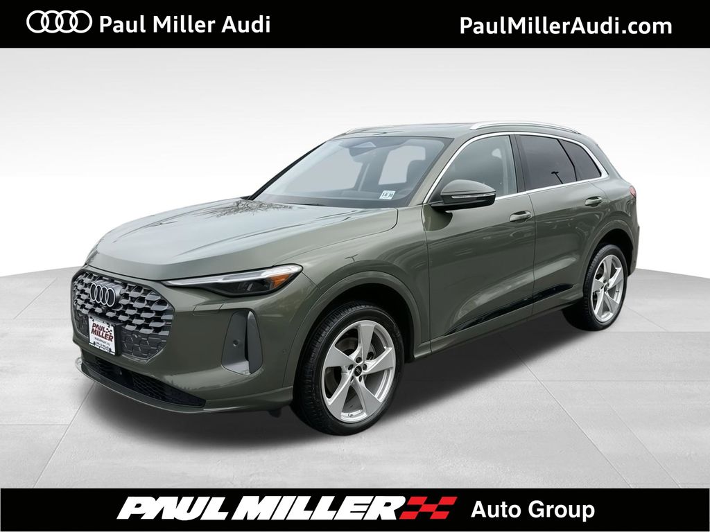 District Green Metallic 2025 Audi Q5 quattro Premium Plus 40 TFSI SUV / Crossover All-Wheel Drive 7-Speed Automatic