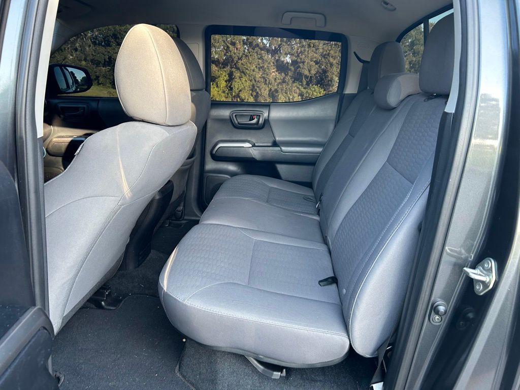 2019 Toyota Tacoma SR5 12
