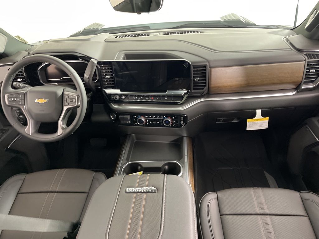 Thumbnail: 2025 Chevrolet Silverado 2500 - 18