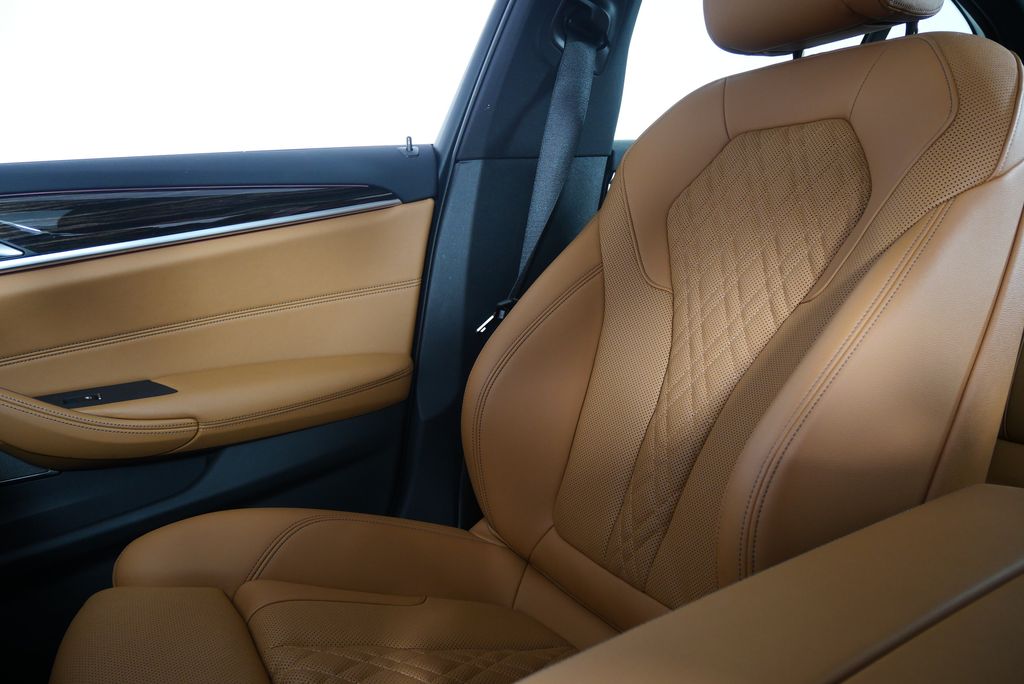 2023 BMW 5 Series 530i 27