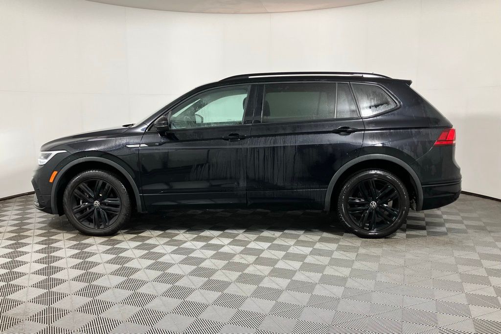 2022 Volkswagen Tiguan SE R-Line Black 2