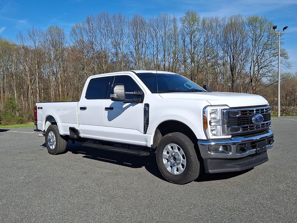 Oxford White 2024 Ford F-250 Super Duty XLT SuperCab 4WD Pickup Truck Four-Wheel Drive Automatic