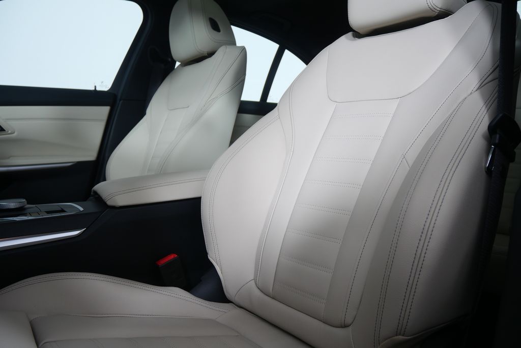 Thumbnail: 2026 BMW 3 Series - 12