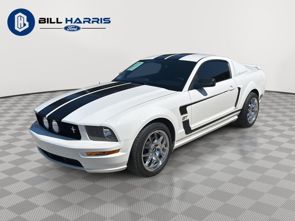 White 2008 Ford Mustang Coupe Rear-Wheel Drive 5-Speed Automatic