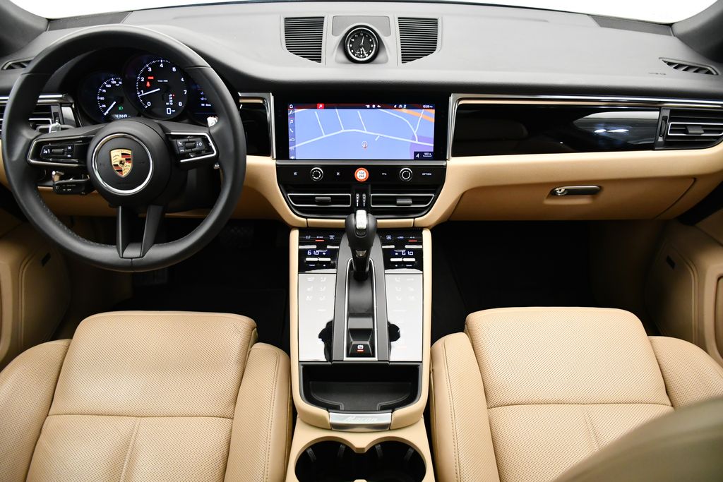 Thumbnail: 2022 Porsche Macan - 23