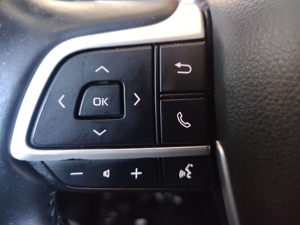 Used Car 2023 Toyota Highlander  Xle For Sale Under $35,000 In Austin, Texas