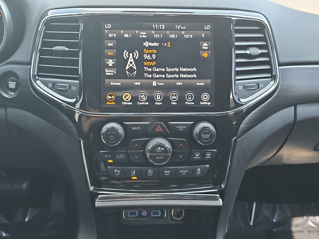 2021 Diamond Black Crystal Pearlcoat Jeep Grand Cherokee Laredo X RWD SUV