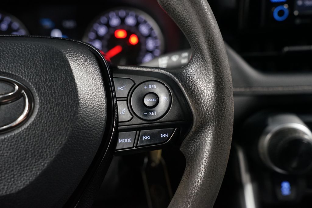 Thumbnail: 2021 Toyota RAV4 - 13