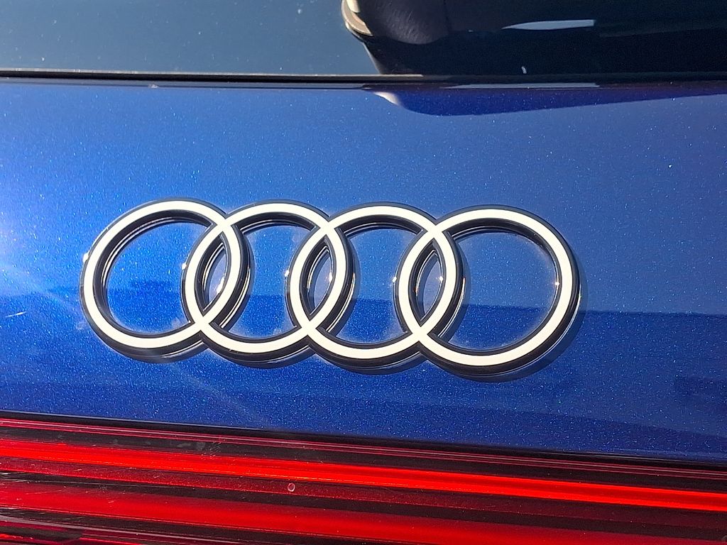 Thumbnail: 2025 Audi Q5 - 30