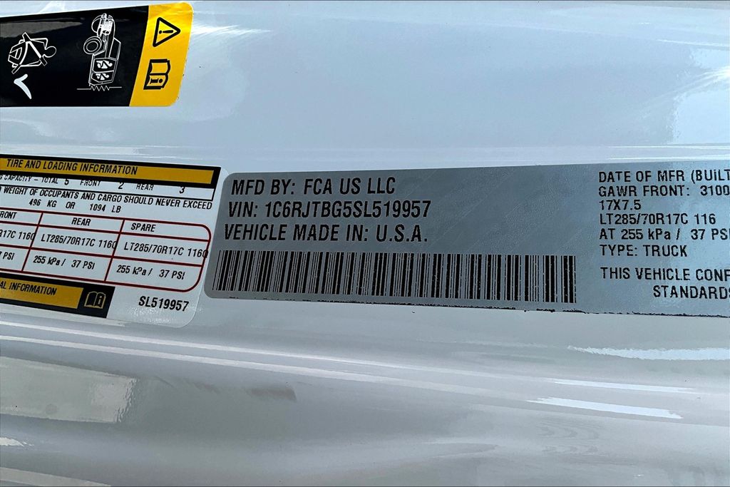 2025 Jeep Gladiator Rubicon White at Martin Chrysler Dodge Jeep Ram